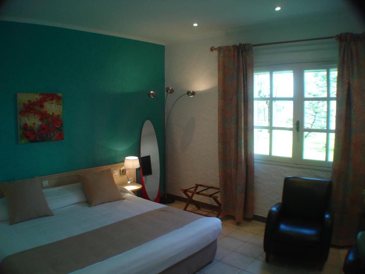 Logis Hotel & Restaurant Le Fleurance ภายนอก รูปภาพ