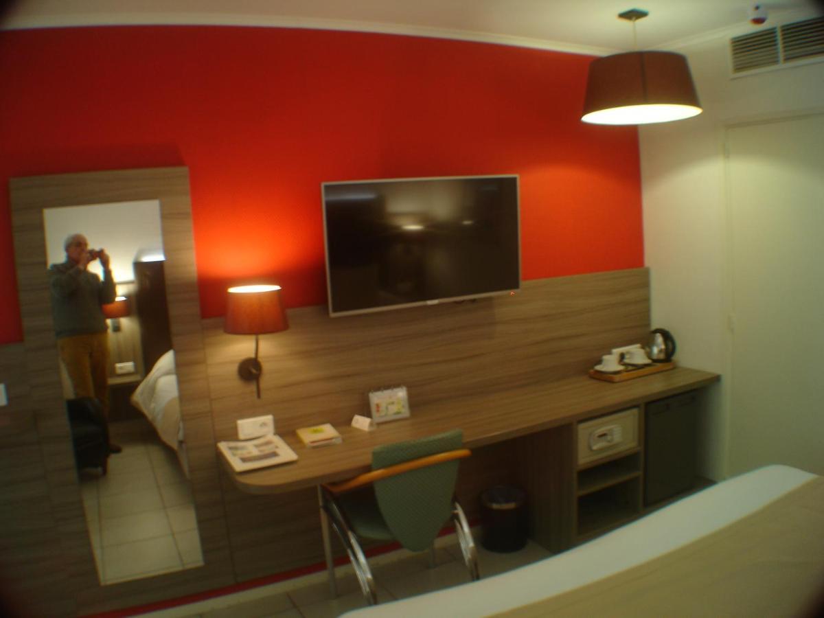 Logis Hotel & Restaurant Le Fleurance ภายนอก รูปภาพ