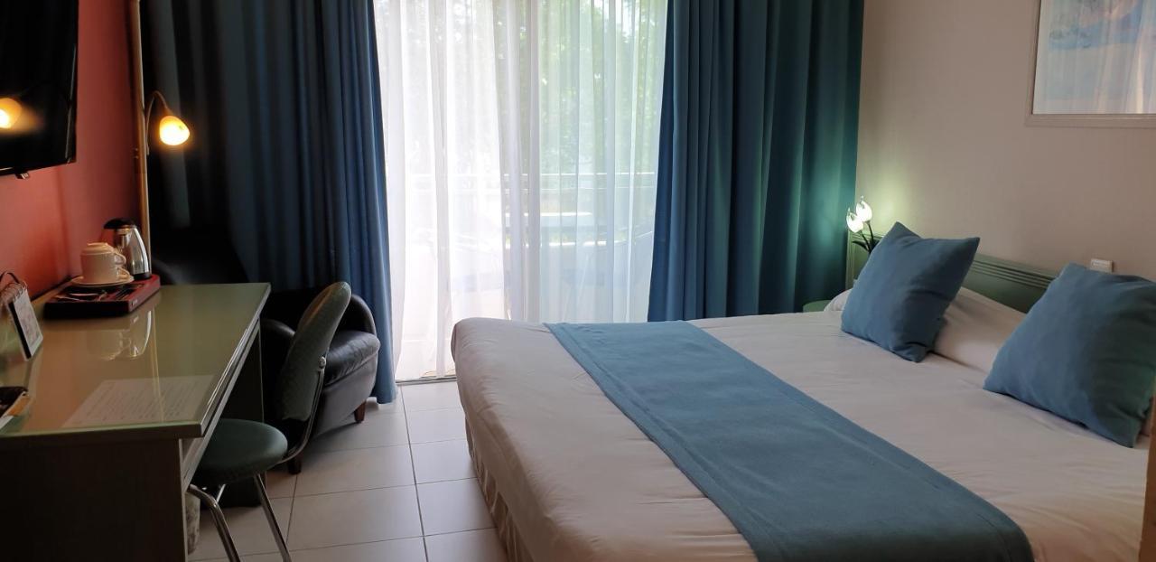 Logis Hotel & Restaurant Le Fleurance ภายนอก รูปภาพ