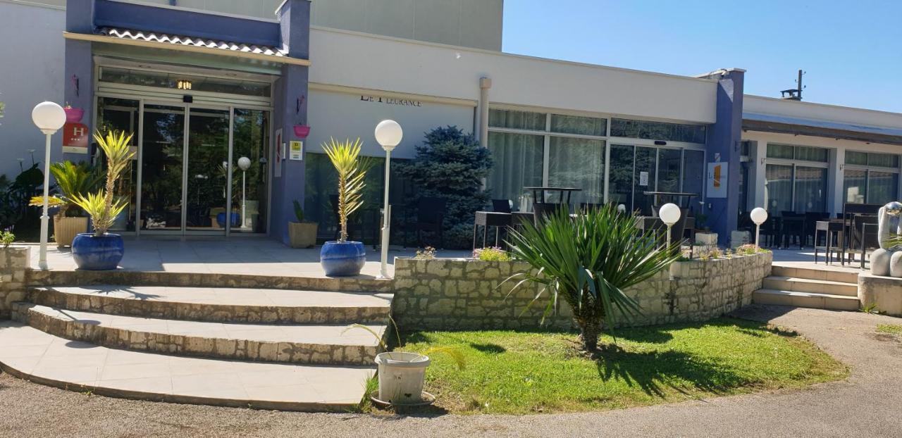 Logis Hotel & Restaurant Le Fleurance ภายนอก รูปภาพ