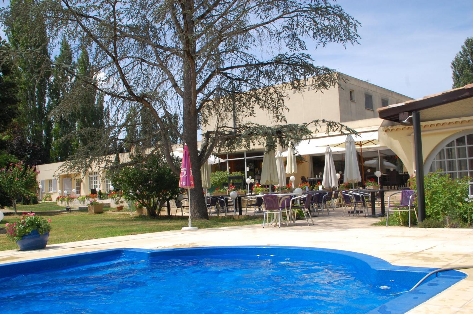 Logis Hotel & Restaurant Le Fleurance ภายนอก รูปภาพ