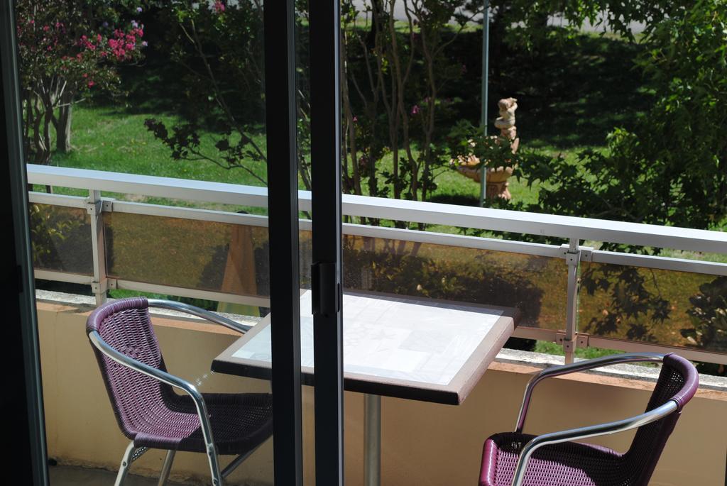 Logis Hotel & Restaurant Le Fleurance ภายนอก รูปภาพ