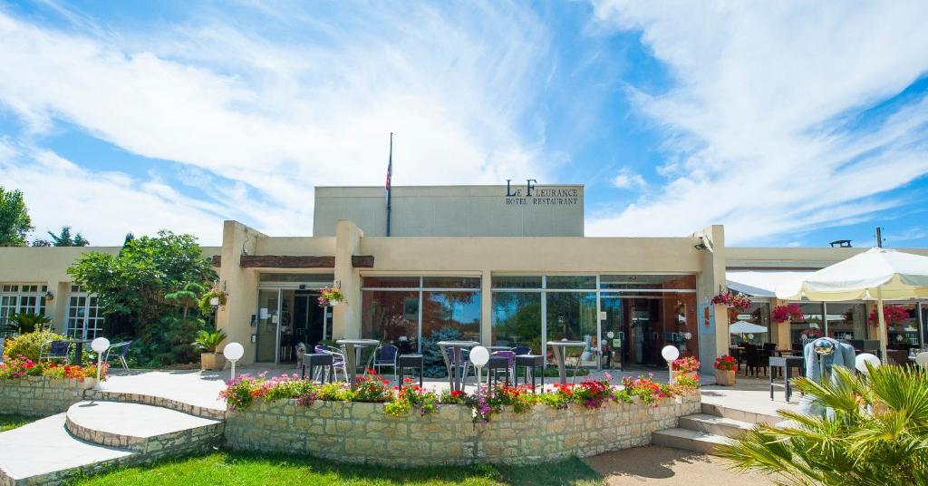 Logis Hotel & Restaurant Le Fleurance ภายนอก รูปภาพ