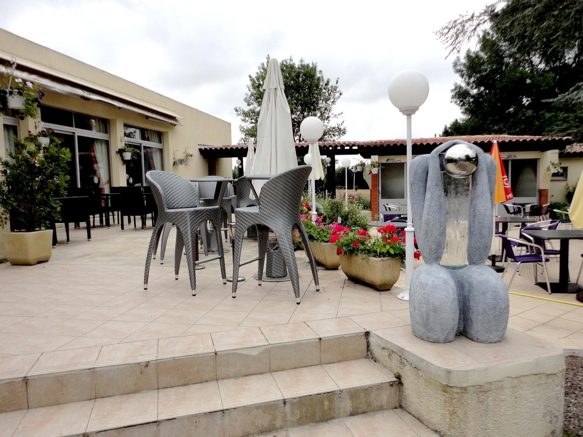 Logis Hotel & Restaurant Le Fleurance ภายนอก รูปภาพ
