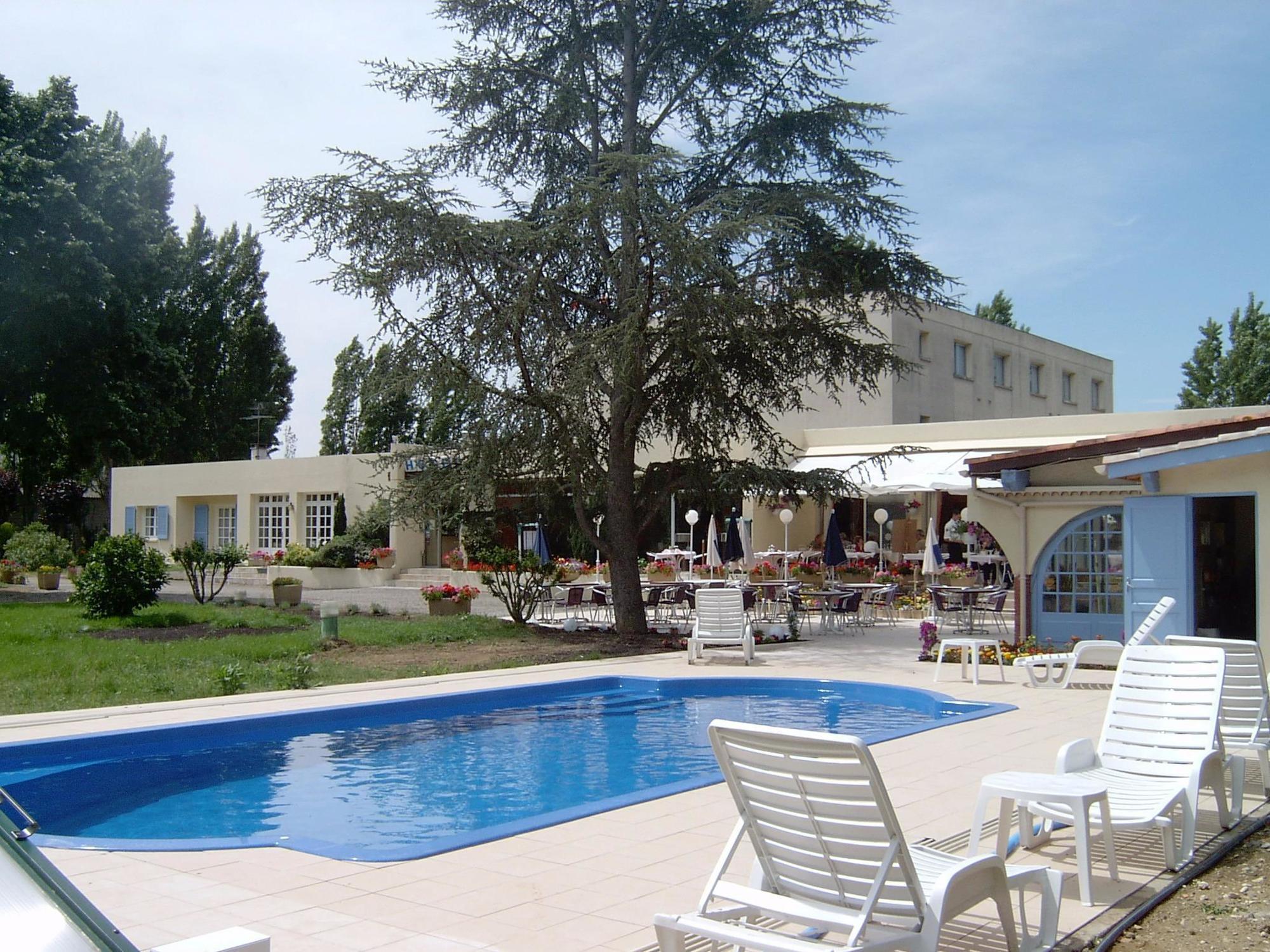 Logis Hotel & Restaurant Le Fleurance ภายนอก รูปภาพ